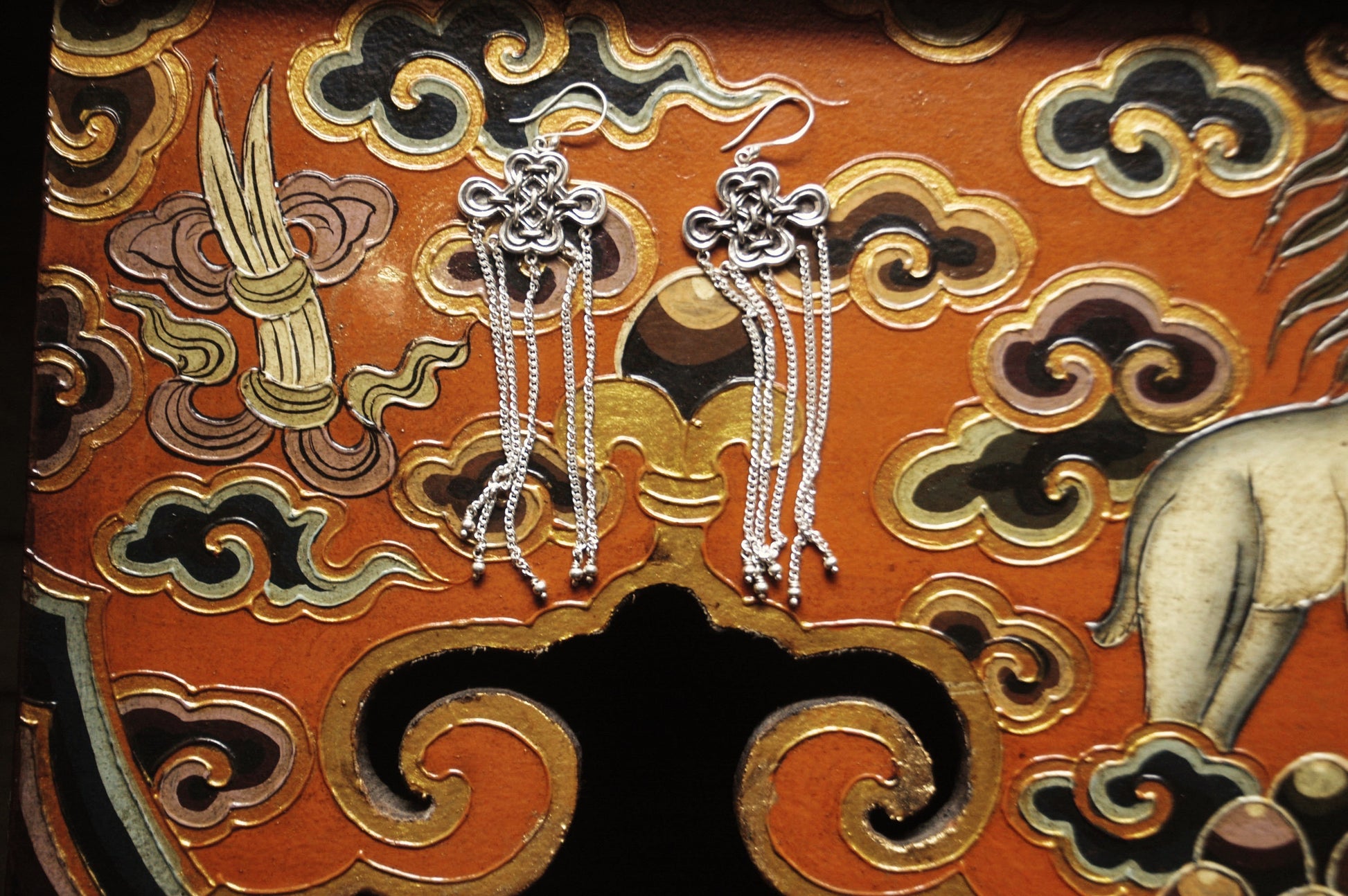 ENDLESS KNOT EARRINGS